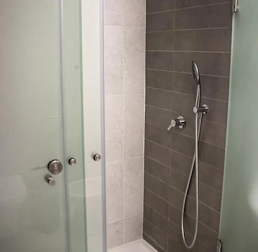 Hostel The Nook Πόντα Ντελγκάντα