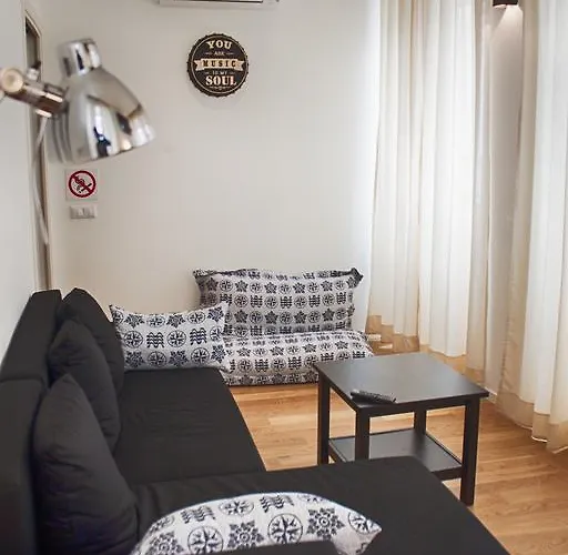 Hostel The Nook Πόντα Ντελγκάντα